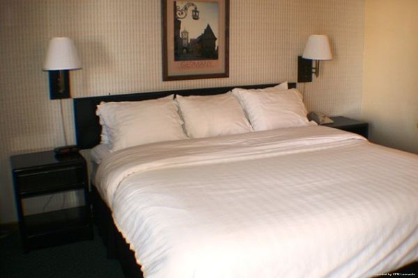 THE BAVARIAN INN (Custer)